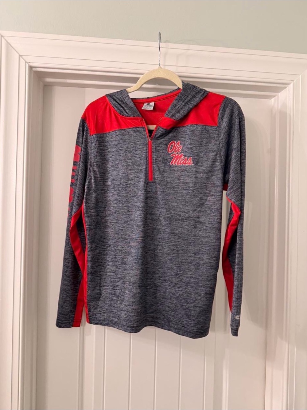 Colosseum Gray & Red Ole Miss Quarter-Zip Hooded Pullover